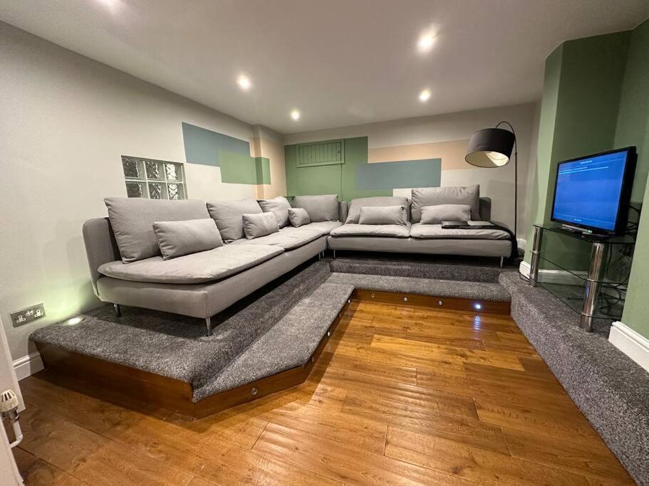 Stunning 5 Bed House In Chapel Allerton, Sleeps 9 利兹 外观 照片